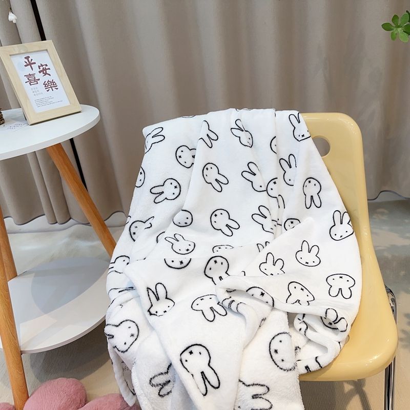 Uroczy kocyk Miffy z flaneli,  – Office Supply Cart recenzja i cena