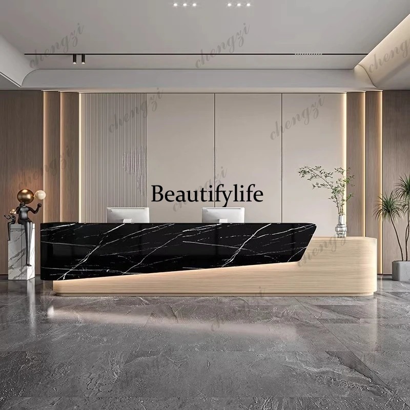Biurka recepcyjne PPP dla nowo – Office Furniture Company recenzja i cena